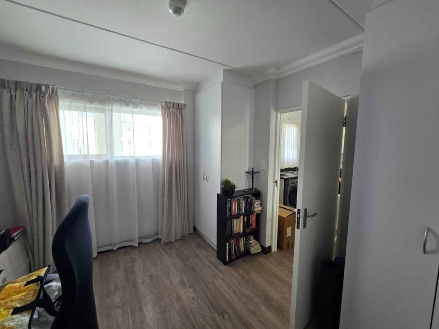 2 Bedroom Property for Sale in Buhrein Western Cape